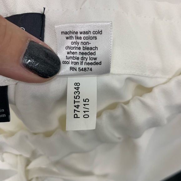 ✨HOST PICK✨ The Limited soft white tuxedo pant sz M - Picture 6 of 6